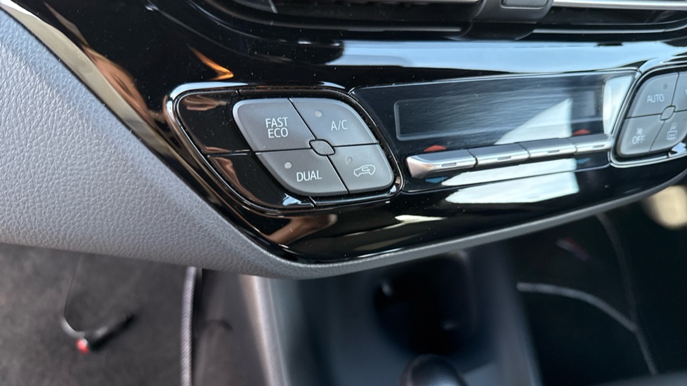 Toyota C-HR 1.8 Hybrid Icon 5dr CVT Hybrid Hatchback - Image 37