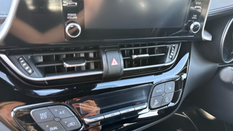 Toyota C-HR 1.8 Hybrid Icon 5dr CVT Hybrid Hatchback - Image 38