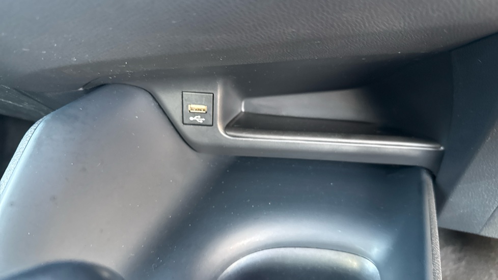 Toyota C-HR 1.8 Hybrid Icon 5dr CVT Hybrid Hatchback - Image 45