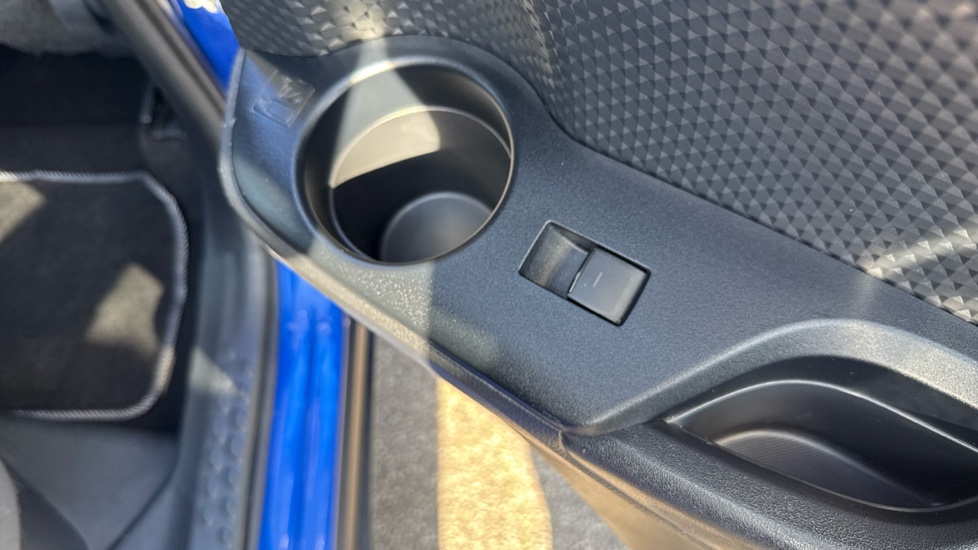 Toyota C-HR 1.8 Hybrid Icon 5dr CVT Hybrid Hatchback - Image 47