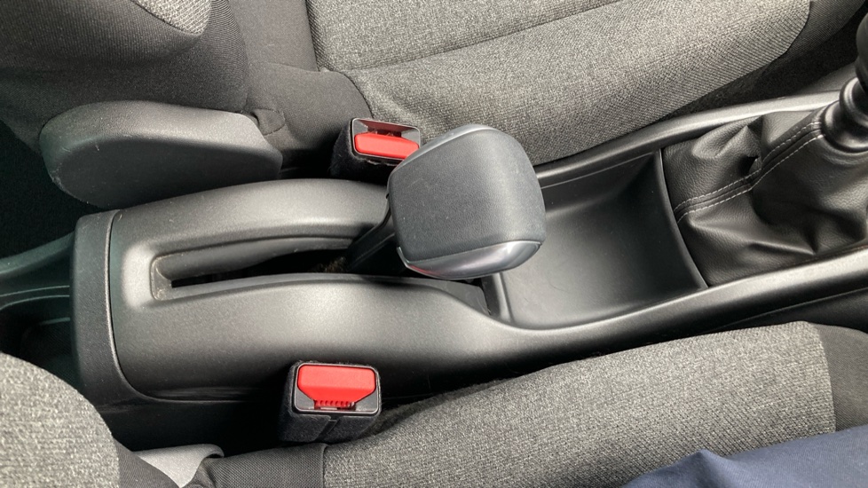 Citroen C3 Aircross 1.2 PureTech 110 C-Series 5dr Petrol Hatchback - Image 31