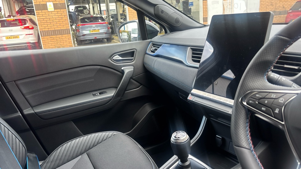 Renault Symbioz 1.3 TCe 140 Techno Esprit Alpine 5dr Petrol Estate - Image 14