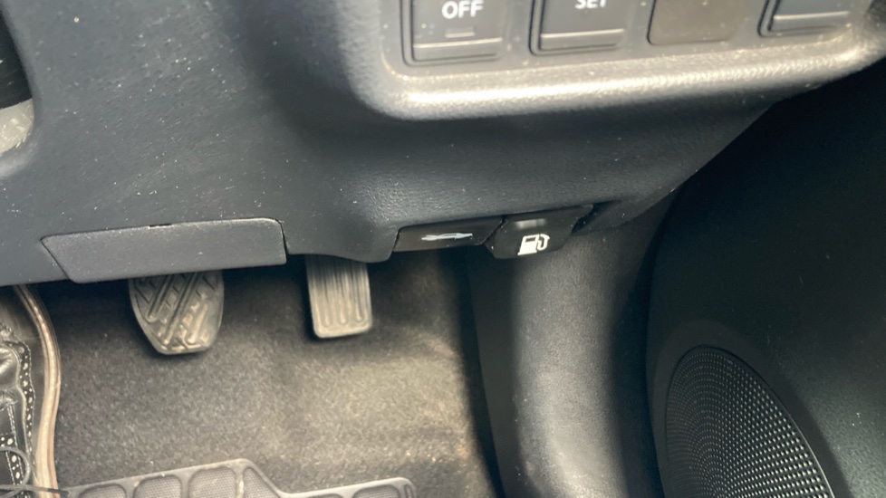 Nissan Juke 1.5 dCi Bose Personal Edition 5dr Diesel Hatchback - Image 30