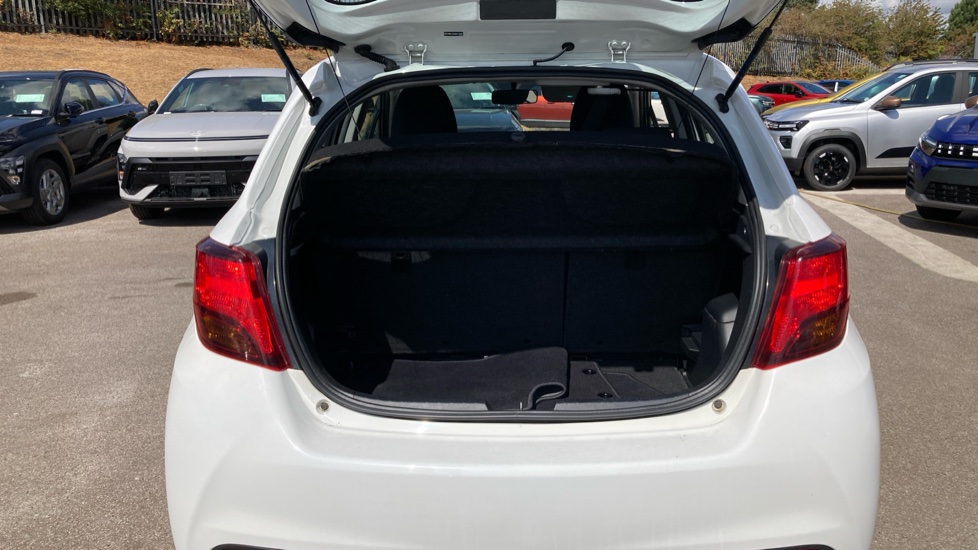Toyota Yaris 1.0 VVT-i Icon 5dr Petrol Hatchback - Image 4