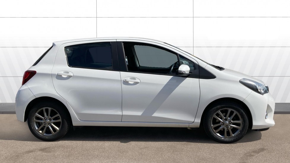 Toyota Yaris 1.0 VVT-i Icon 5dr Petrol Hatchback - Image 5