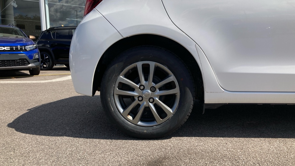 Toyota Yaris 1.0 VVT-i Icon 5dr Petrol Hatchback - Image 7