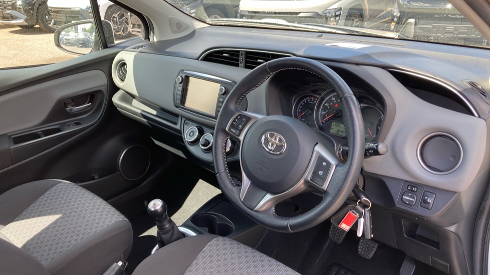 Toyota Yaris 1.0 VVT-i Icon 5dr Petrol Hatchback - Image 11