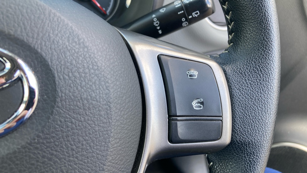 Toyota Yaris 1.0 VVT-i Icon 5dr Petrol Hatchback - Image 22