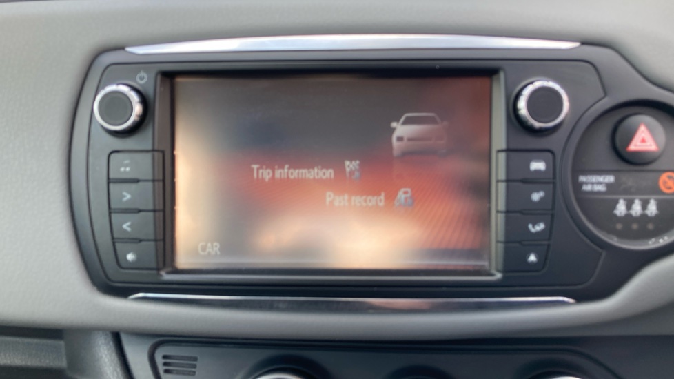 Toyota Yaris 1.0 VVT-i Icon 5dr Petrol Hatchback - Image 36