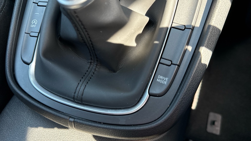 Hyundai KONA 1.0 TGDi 48V MHEV SE Connect 5dr Petrol Hatchback - Image 24