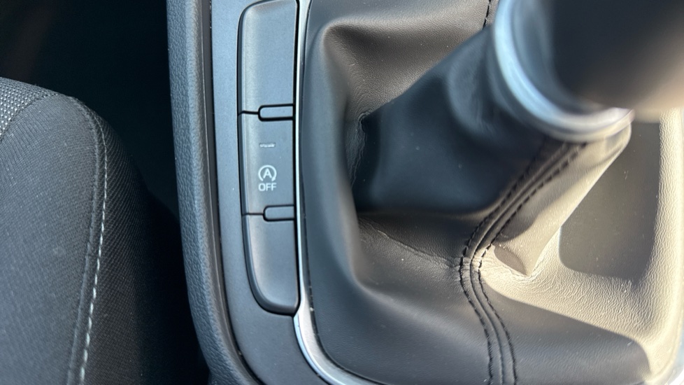 Hyundai KONA 1.0 TGDi 48V MHEV SE Connect 5dr Petrol Hatchback - Image 25