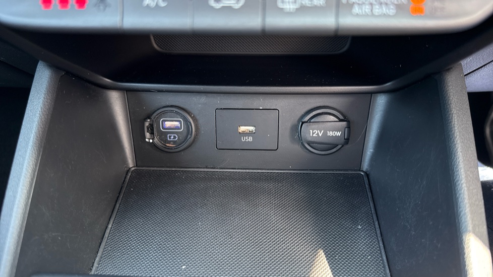 Hyundai KONA 1.0 TGDi 48V MHEV SE Connect 5dr Petrol Hatchback - Image 26
