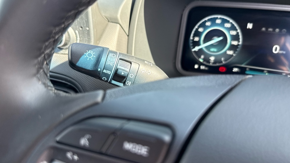 Hyundai KONA 1.0 TGDi 48V MHEV SE Connect 5dr Petrol Hatchback - Image 31