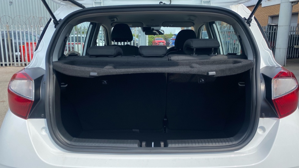 Hyundai i10 1.0 MPi SE Connect 5dr Petrol Hatchback - Image 4