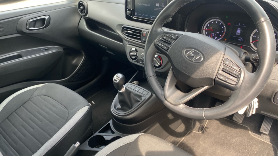 Hyundai i10 1.0 MPi SE Connect 5dr Petrol Hatchback - Image 11
