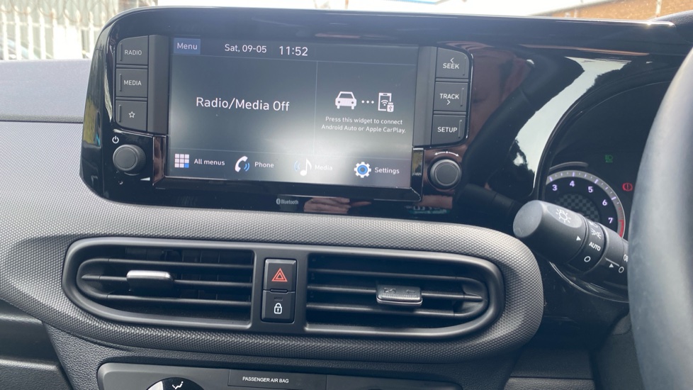 Hyundai i10 1.0 MPi SE Connect 5dr Petrol Hatchback - Image 12