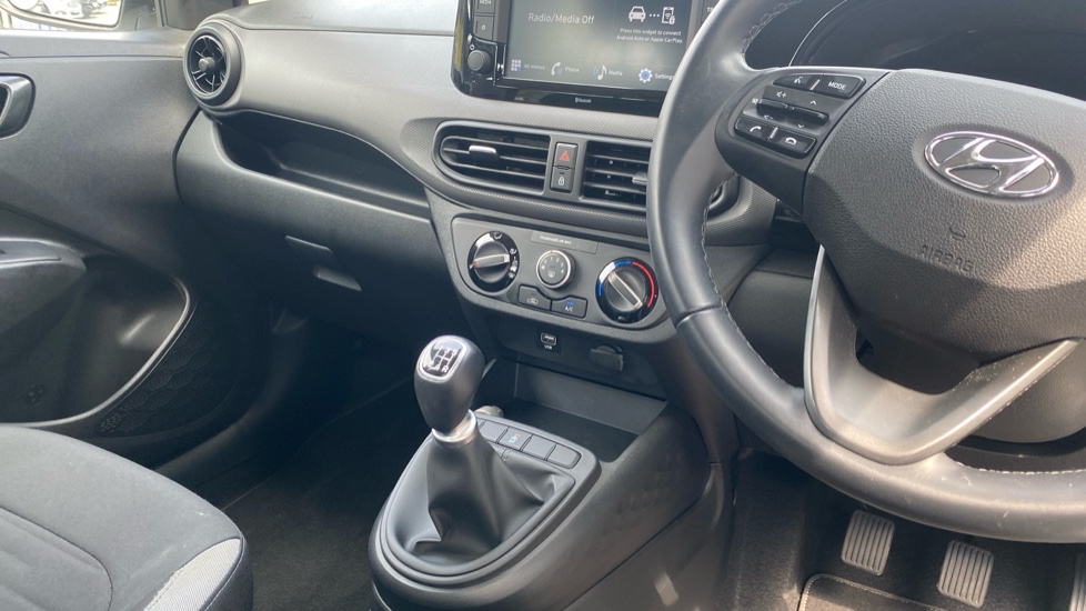 Hyundai i10 1.0 MPi SE Connect 5dr Petrol Hatchback - Image 14