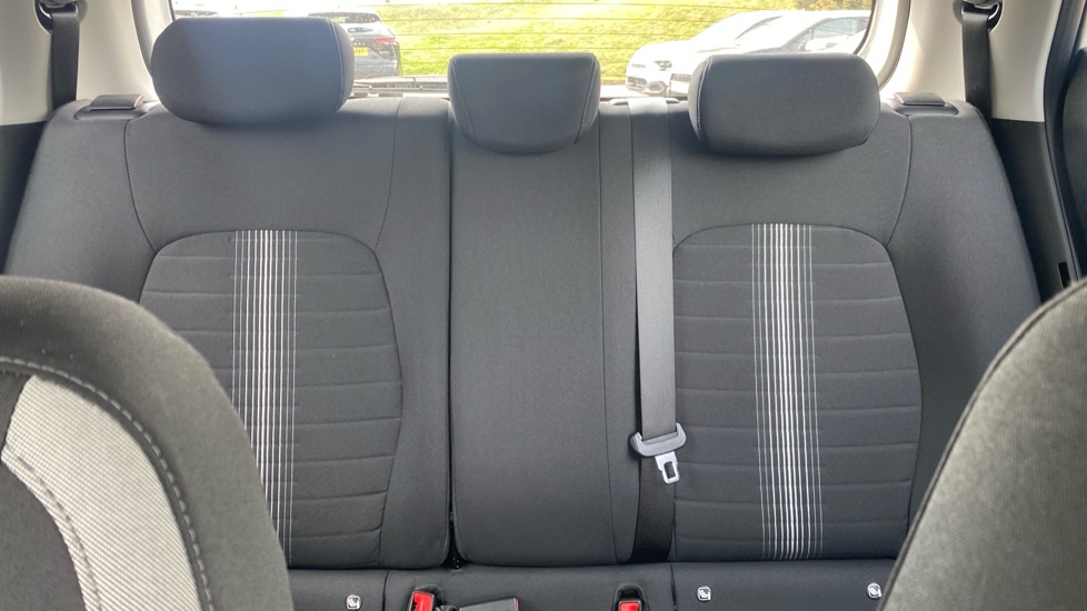 Hyundai i10 1.0 MPi SE Connect 5dr Petrol Hatchback - Image 15