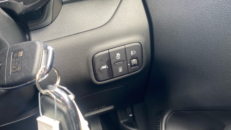 Hyundai i10 1.0 MPi SE Connect 5dr Petrol Hatchback - Image 25
