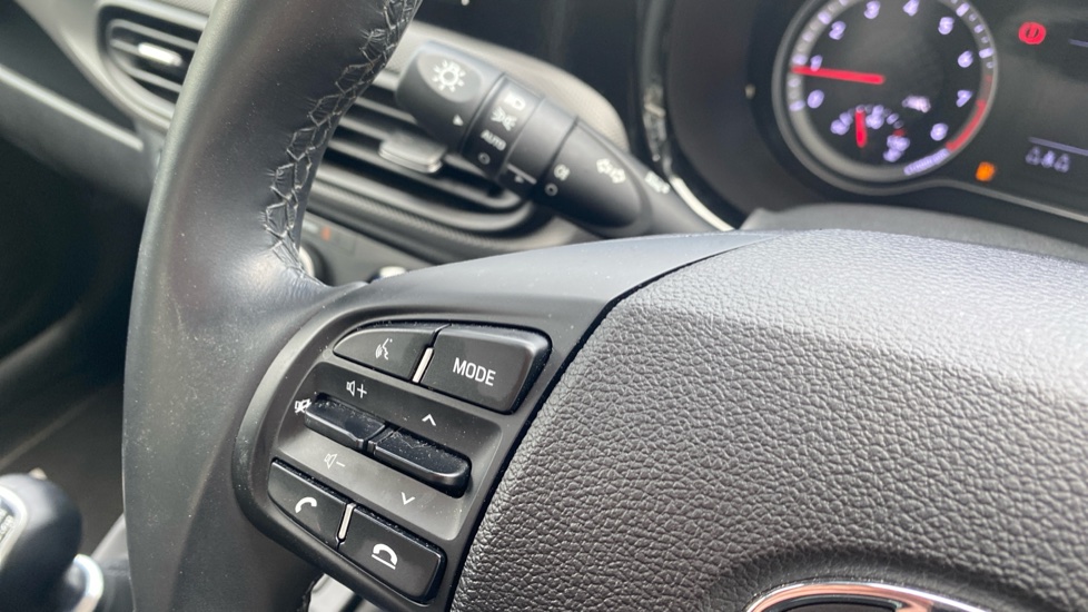 Hyundai i10 1.0 MPi SE Connect 5dr Petrol Hatchback - Image 27