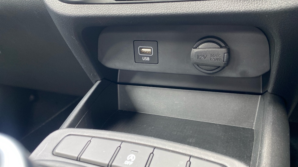 Hyundai i10 1.0 MPi SE Connect 5dr Petrol Hatchback - Image 29