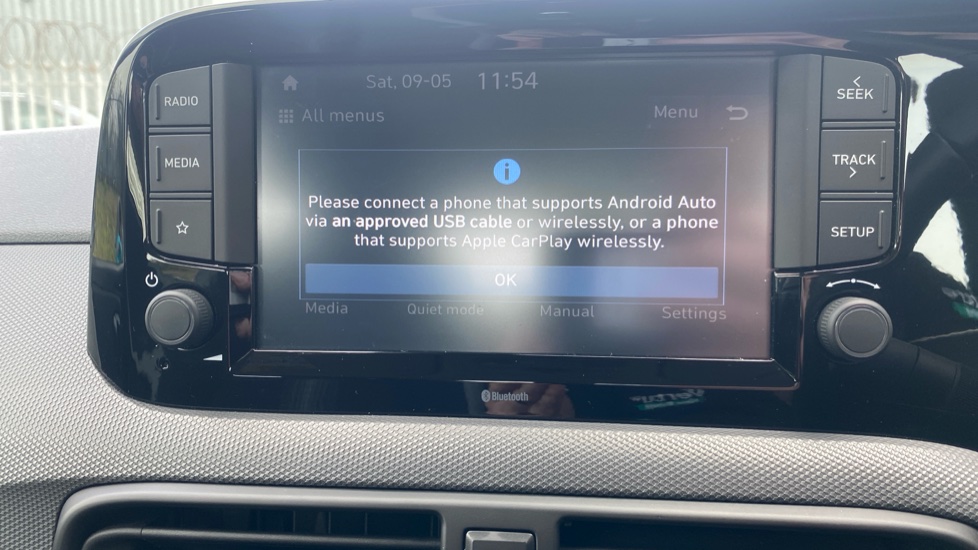 Hyundai i10 1.0 MPi SE Connect 5dr Petrol Hatchback - Image 31