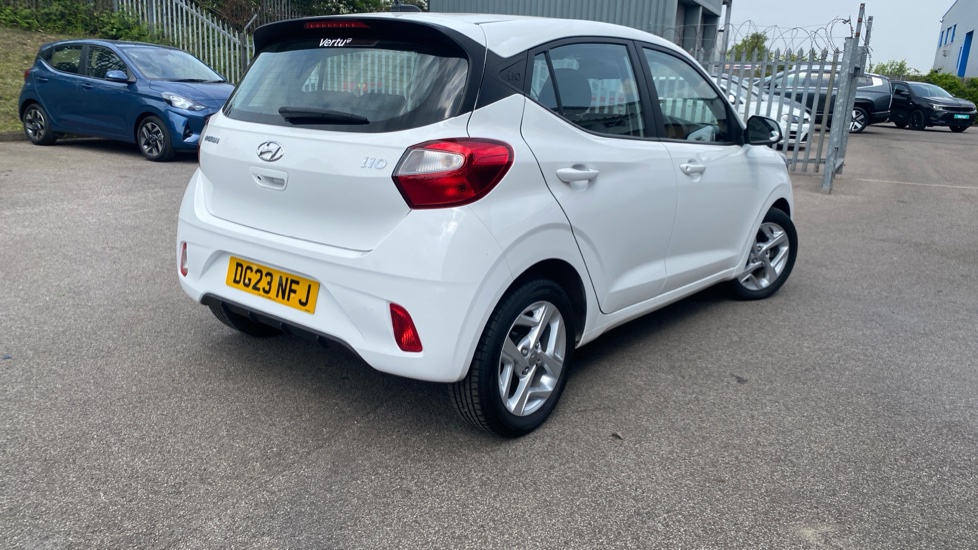 Hyundai i10 1.0 MPi SE Connect 5dr Petrol Hatchback - Image 39