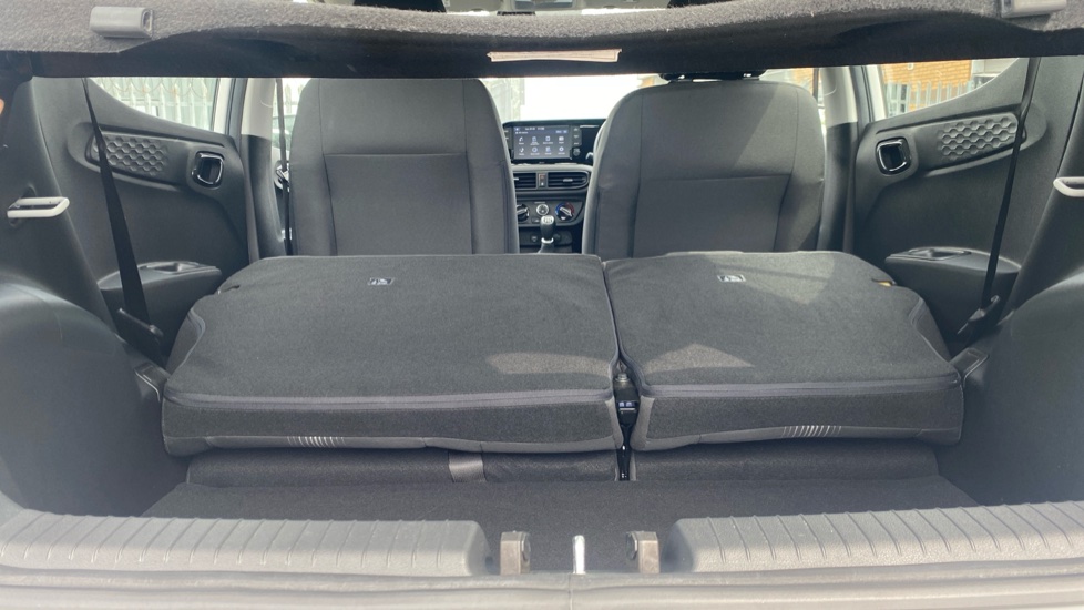 Hyundai i10 1.0 MPi SE Connect 5dr Petrol Hatchback - Image 43