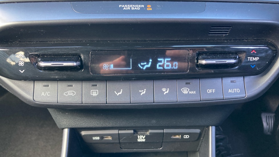 Hyundai i20 1.0T GDi 48V MHD Premium 5dr DCT Petrol Hatchback - Image 32
