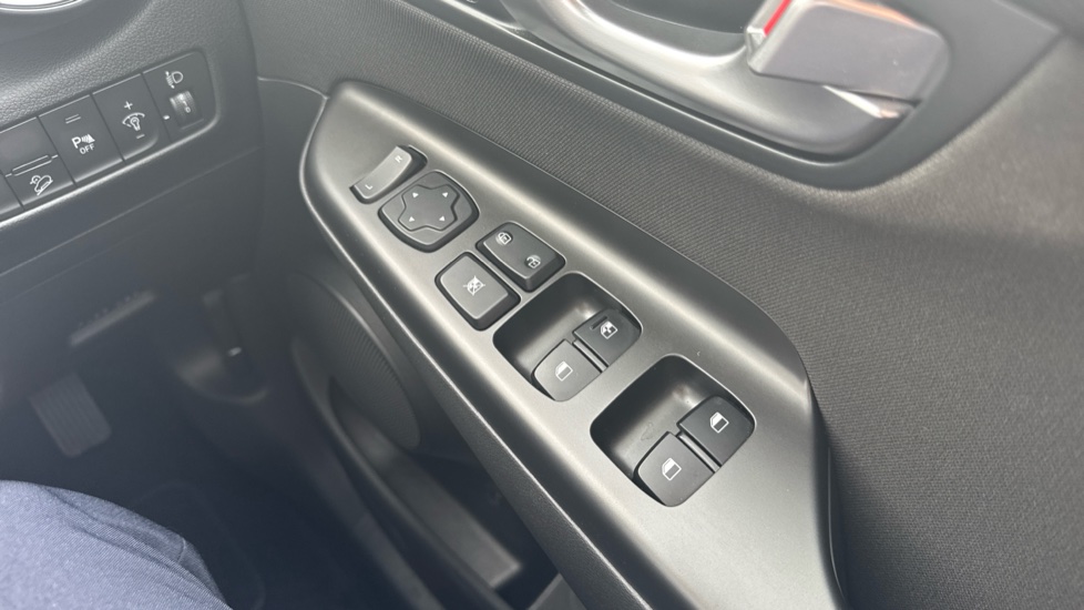 Hyundai KONA 1.0 TGDi 48V MHEV SE Connect 5dr Petrol Hatchback - Image 26