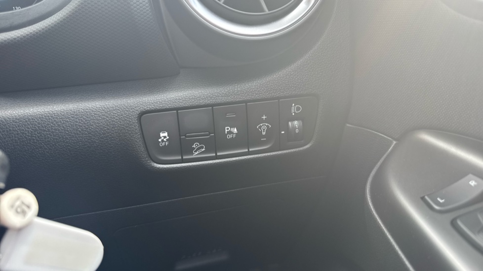 Hyundai KONA 1.0 TGDi 48V MHEV SE Connect 5dr Petrol Hatchback - Image 27