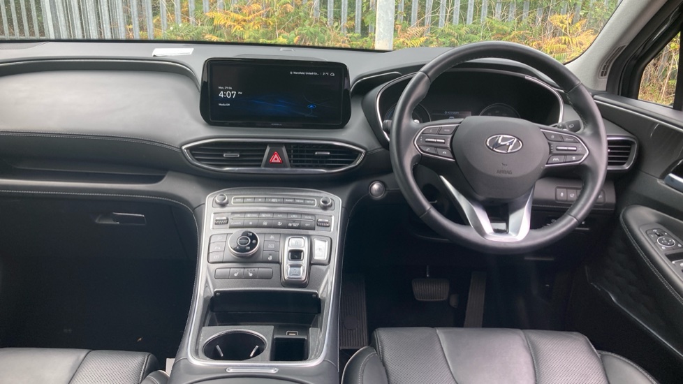 Hyundai SANTA FE 1.6 TGDi Plug-in Hybrid Premium 5dr 4WD Auto Estate - Image 10