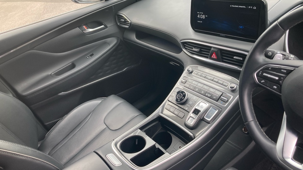 Hyundai SANTA FE 1.6 TGDi Plug-in Hybrid Premium 5dr 4WD Auto Estate - Image 14