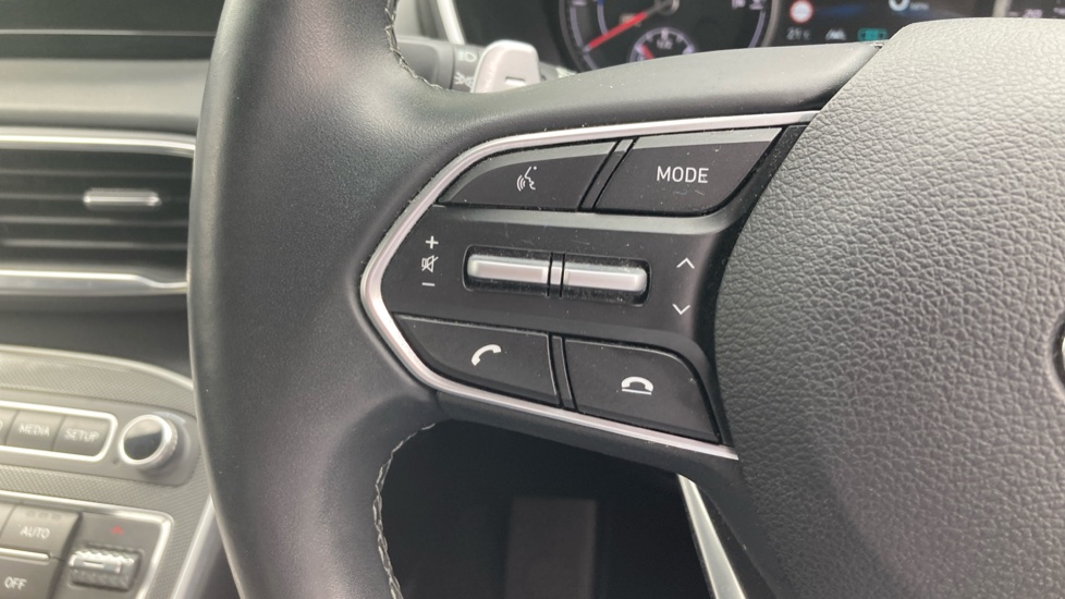 Hyundai SANTA FE 1.6 TGDi Plug-in Hybrid Premium 5dr 4WD Auto Estate - Image 21