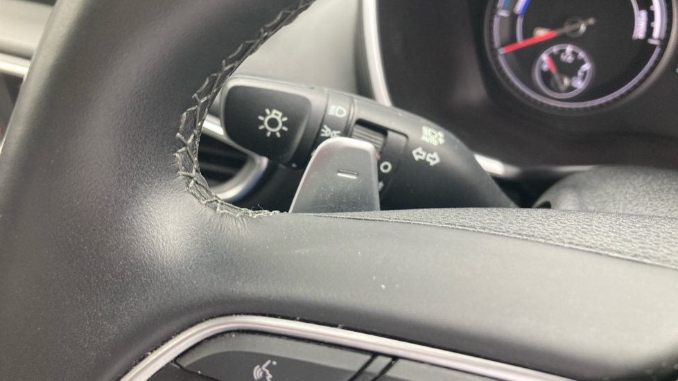 Hyundai SANTA FE 1.6 TGDi Plug-in Hybrid Premium 5dr 4WD Auto Estate - Image 34