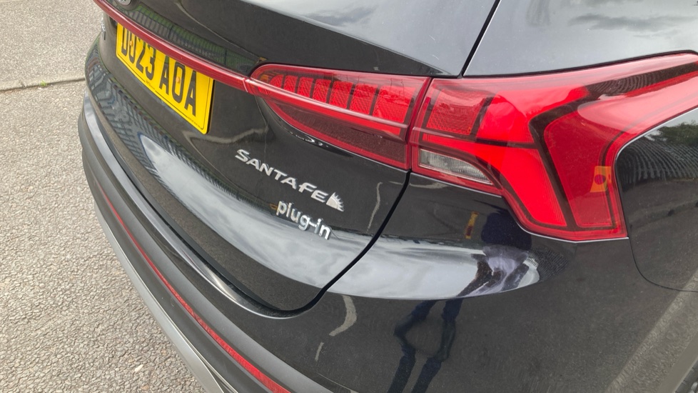 Hyundai SANTA FE 1.6 TGDi Plug-in Hybrid Premium 5dr 4WD Auto Estate - Image 36