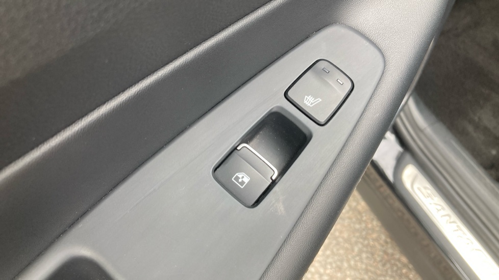 Hyundai SANTA FE 1.6 TGDi Plug-in Hybrid Premium 5dr 4WD Auto Estate - Image 39
