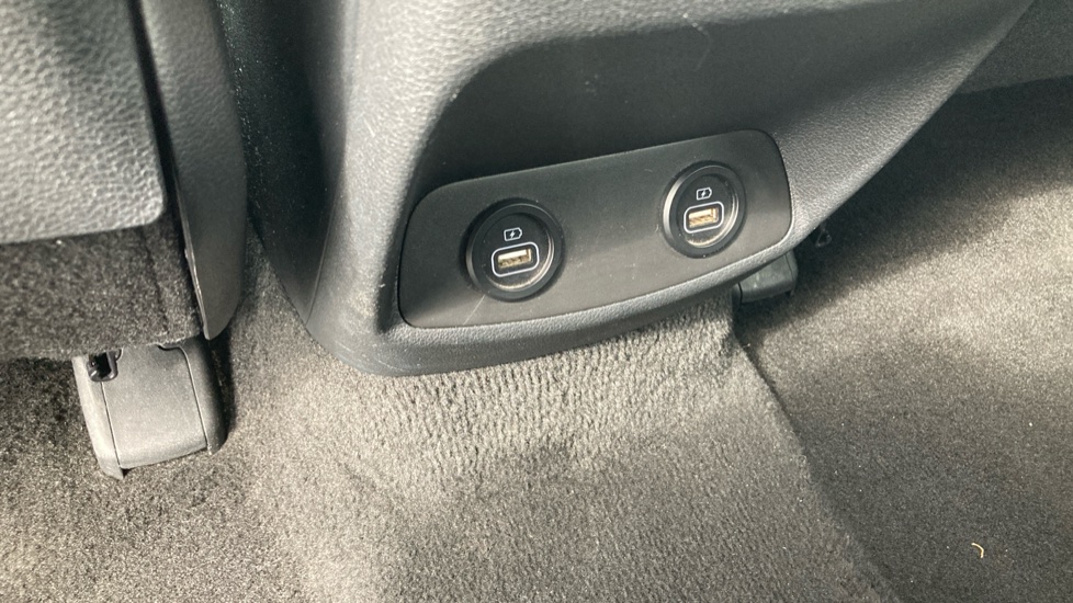 Hyundai SANTA FE 1.6 TGDi Plug-in Hybrid Premium 5dr 4WD Auto Estate - Image 41