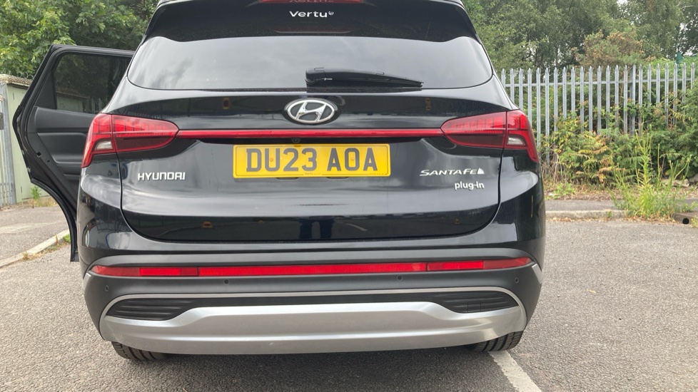 Hyundai SANTA FE 1.6 TGDi Plug-in Hybrid Premium 5dr 4WD Auto Estate - Image 44