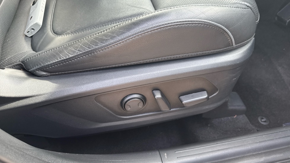 Hyundai TUCSON 1.6 TGDi Ultimate 5dr 2WD Petrol Estate - Image 42