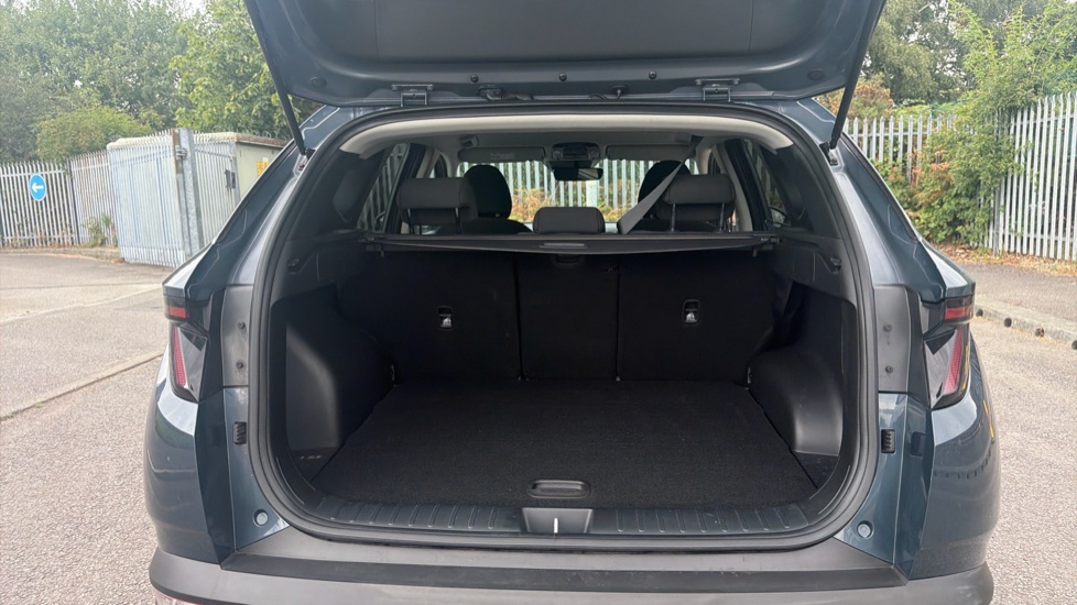 Hyundai TUCSON 1.6 TGDi Premium 5dr 2WD Petrol Estate - Image 4