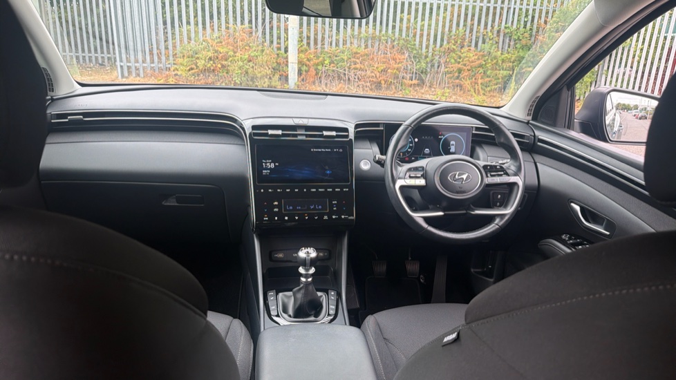 Hyundai TUCSON 1.6 TGDi Premium 5dr 2WD Petrol Estate - Image 10