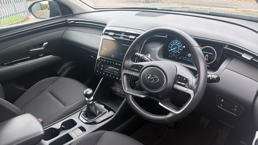 Hyundai TUCSON 1.6 TGDi Premium 5dr 2WD Petrol Estate - Image 11