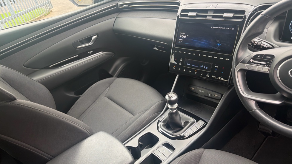 Hyundai TUCSON 1.6 TGDi Premium 5dr 2WD Petrol Estate - Image 14
