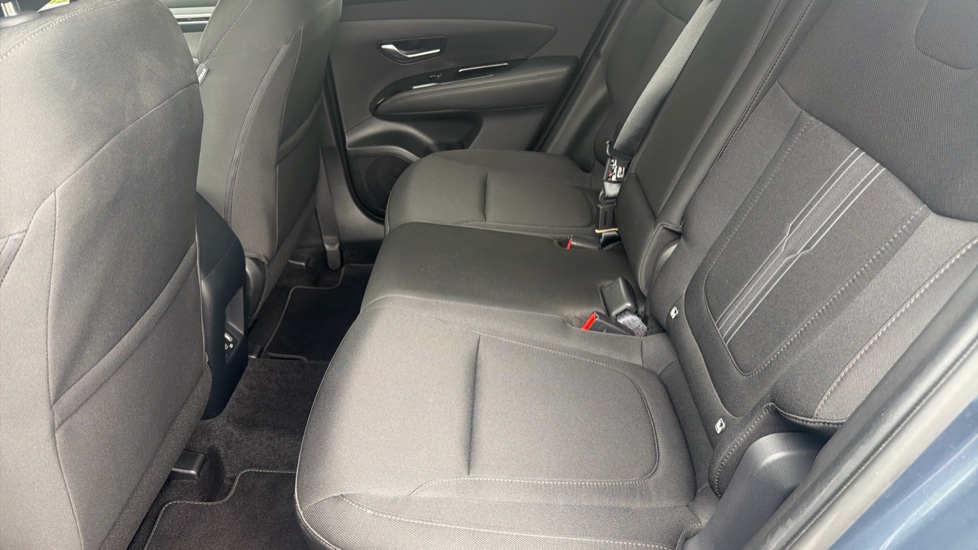 Hyundai TUCSON 1.6 TGDi Premium 5dr 2WD Petrol Estate - Image 16