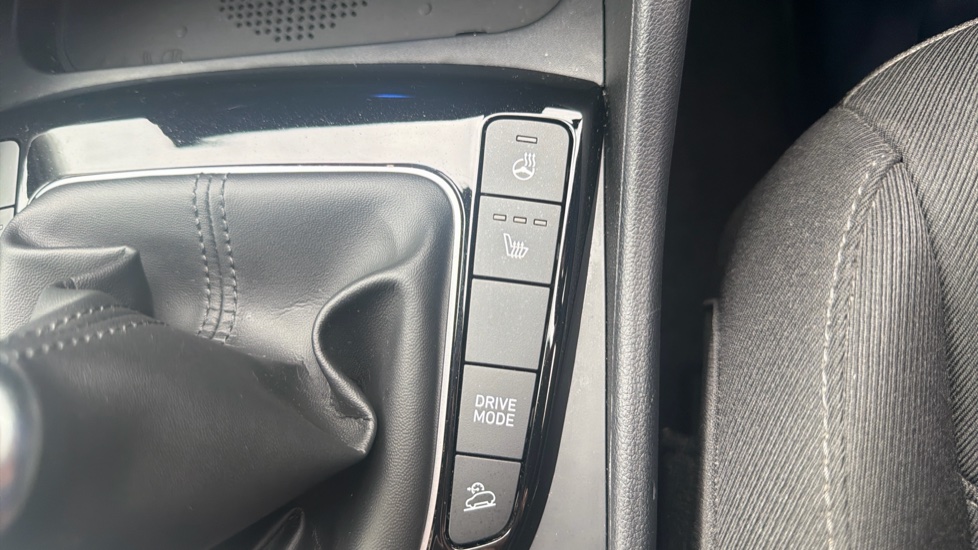 Hyundai TUCSON 1.6 TGDi Premium 5dr 2WD Petrol Estate - Image 31
