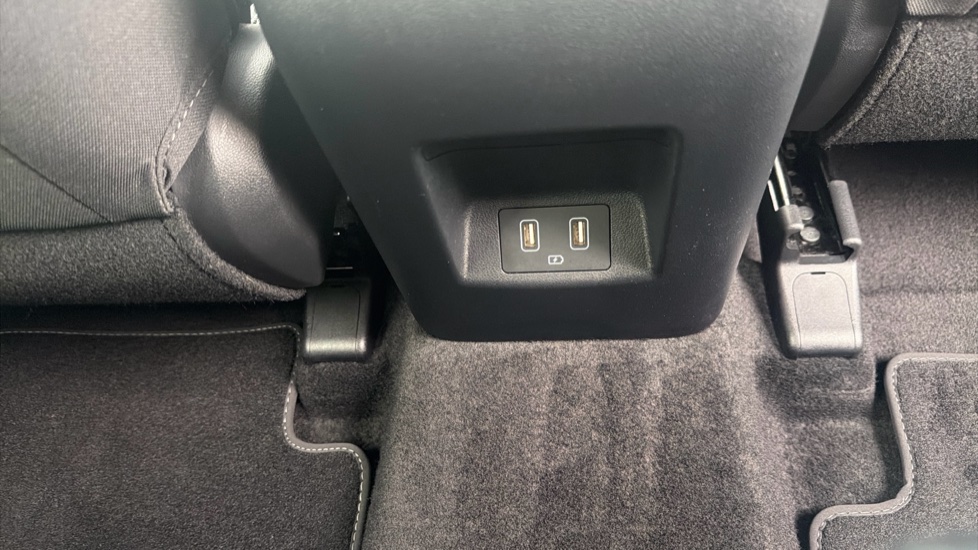 Hyundai TUCSON 1.6 TGDi Premium 5dr 2WD Petrol Estate - Image 37