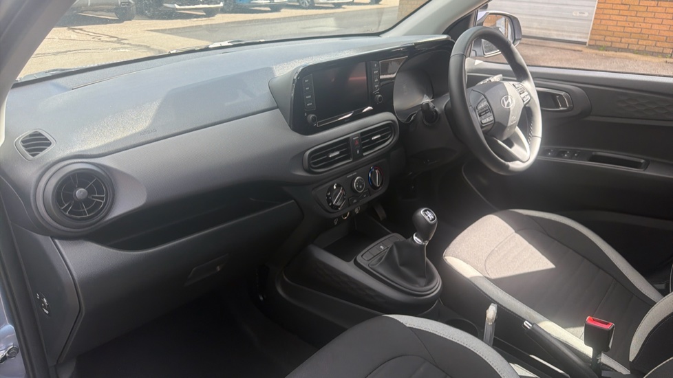 Hyundai i10 1.0 [63] Advance 5dr [Nav] Petrol Hatchback - Image 9