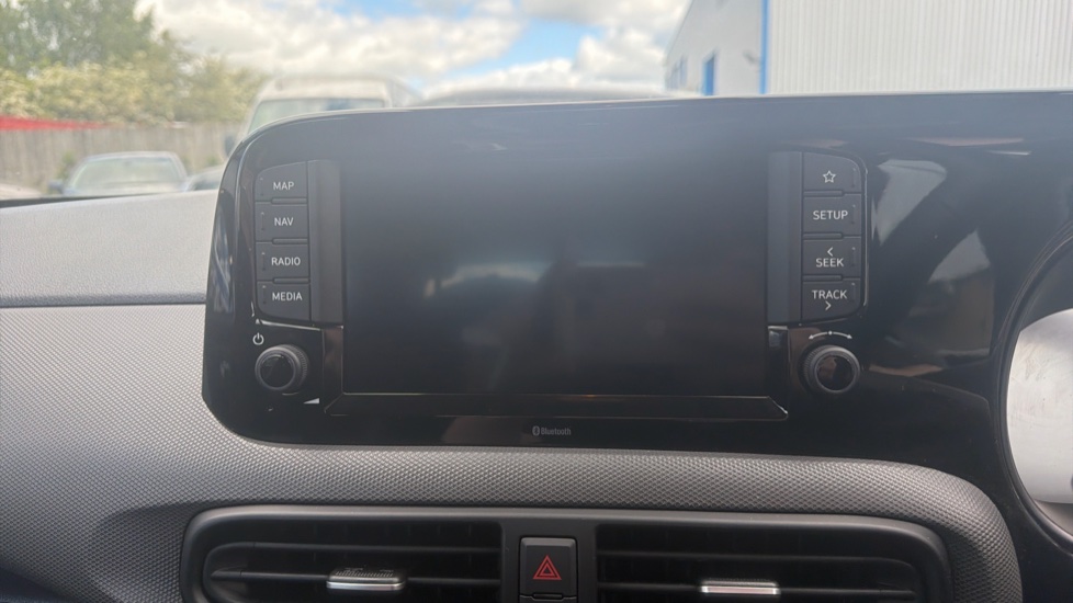Hyundai i10 1.0 [63] Advance 5dr [Nav] Petrol Hatchback - Image 12