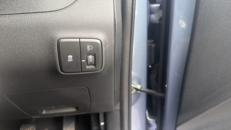Hyundai i10 1.0 [63] Advance 5dr [Nav] Petrol Hatchback - Image 25